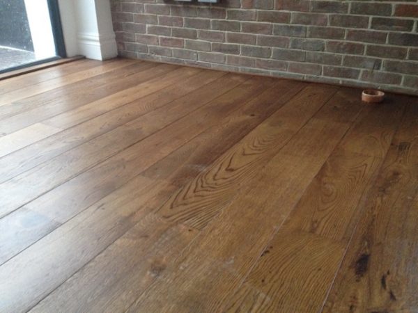 Brushed-and-oiled-engineered-oak-wwf20999