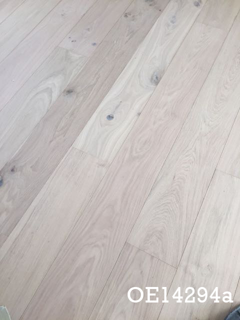 Unfinished oak Engineered 14 mm thick 220 wide WWF-14294